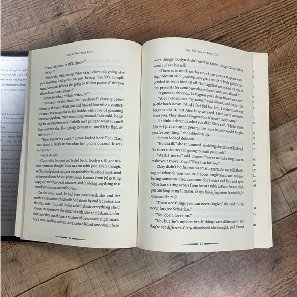 City Of Heavenly Fire The Mortal Instruments Hardcover Book Cassandra Clare - Picture 9 of 11